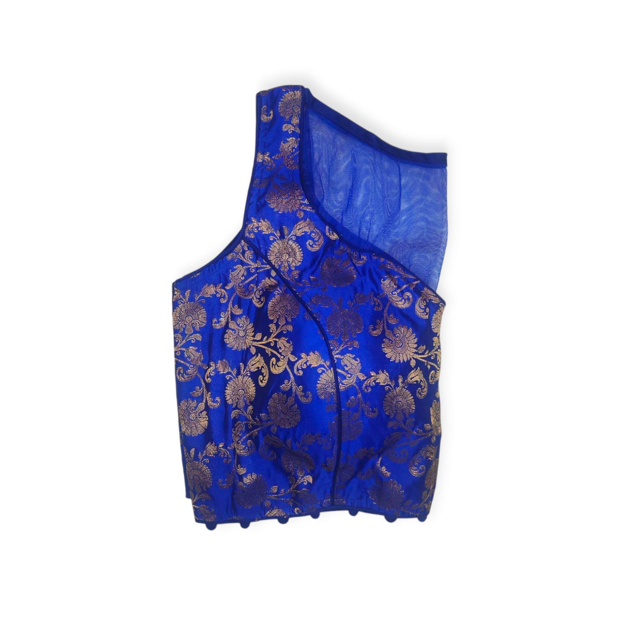 blue colour padded banarasi bloue 