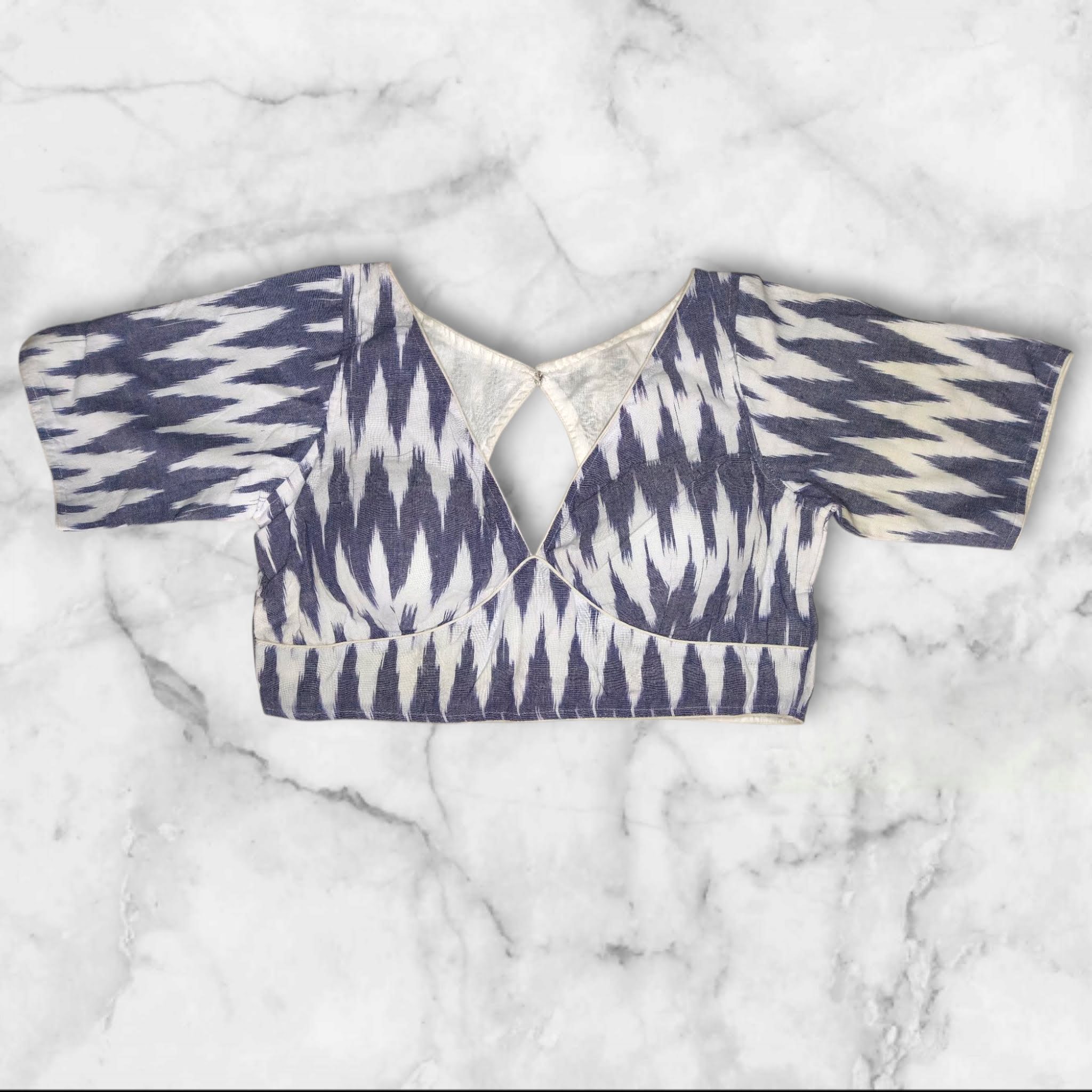 it is ikkat blouse back neck designs with cotton lining
